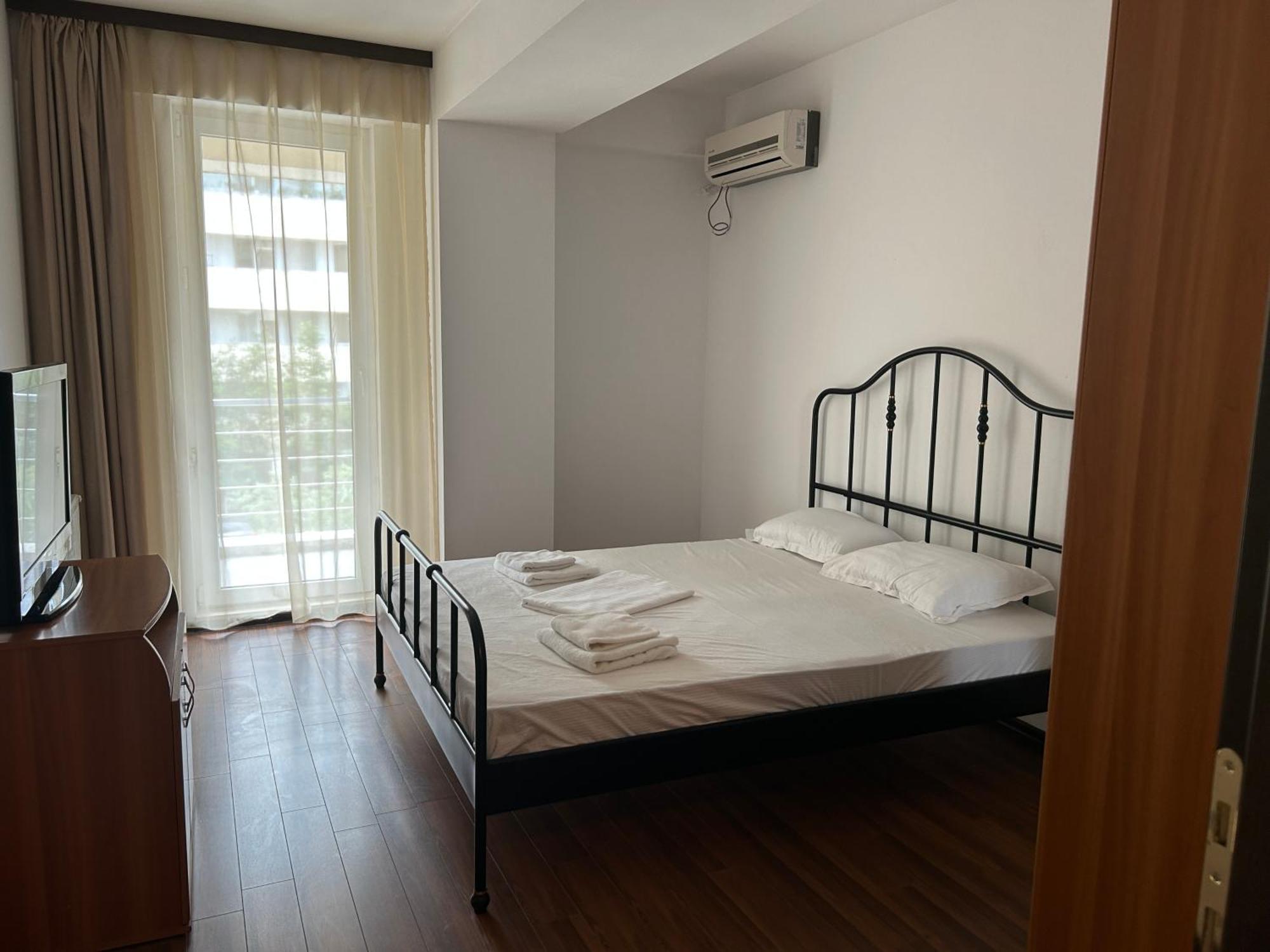 Summerland Apartmants Mamaia Nord Lägenhet Exteriör bild